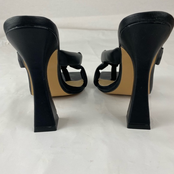 LEMONADE Loyal NWOT Black Heeled Thong Sandal - Picture 5 of 6